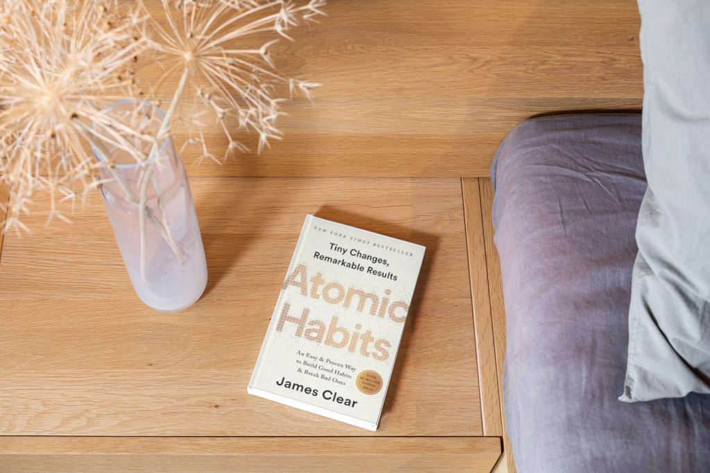 Atomic Habits by James Clear: The Ultimate Practical Summary and Guide 6 atomic habits review